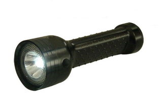 JW7500固態免維護強力電筒 防雷設備市場的高效照明解決方案與經銷網絡